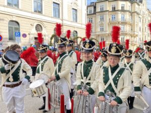 Der Radeberger Spielmannszug im Stellbereich eines Festumzuges